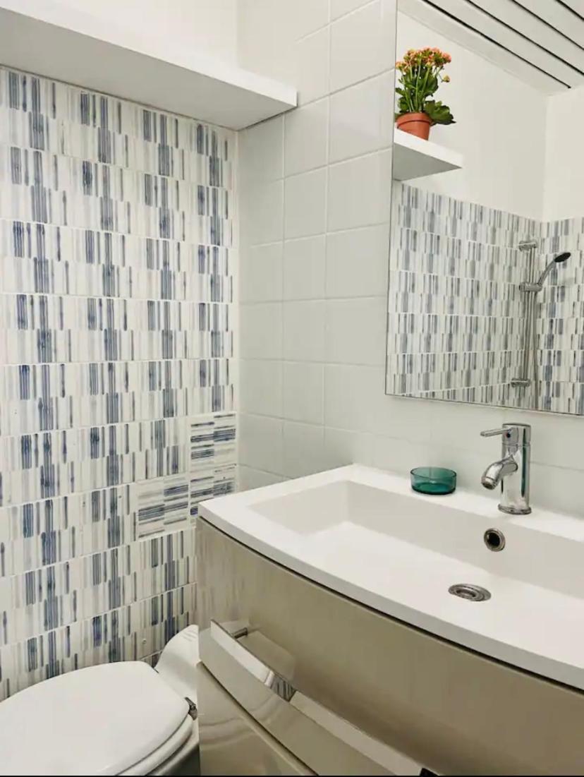 Appartement Moderne Quartier Saint Lazare Paříž Exteriér fotografie